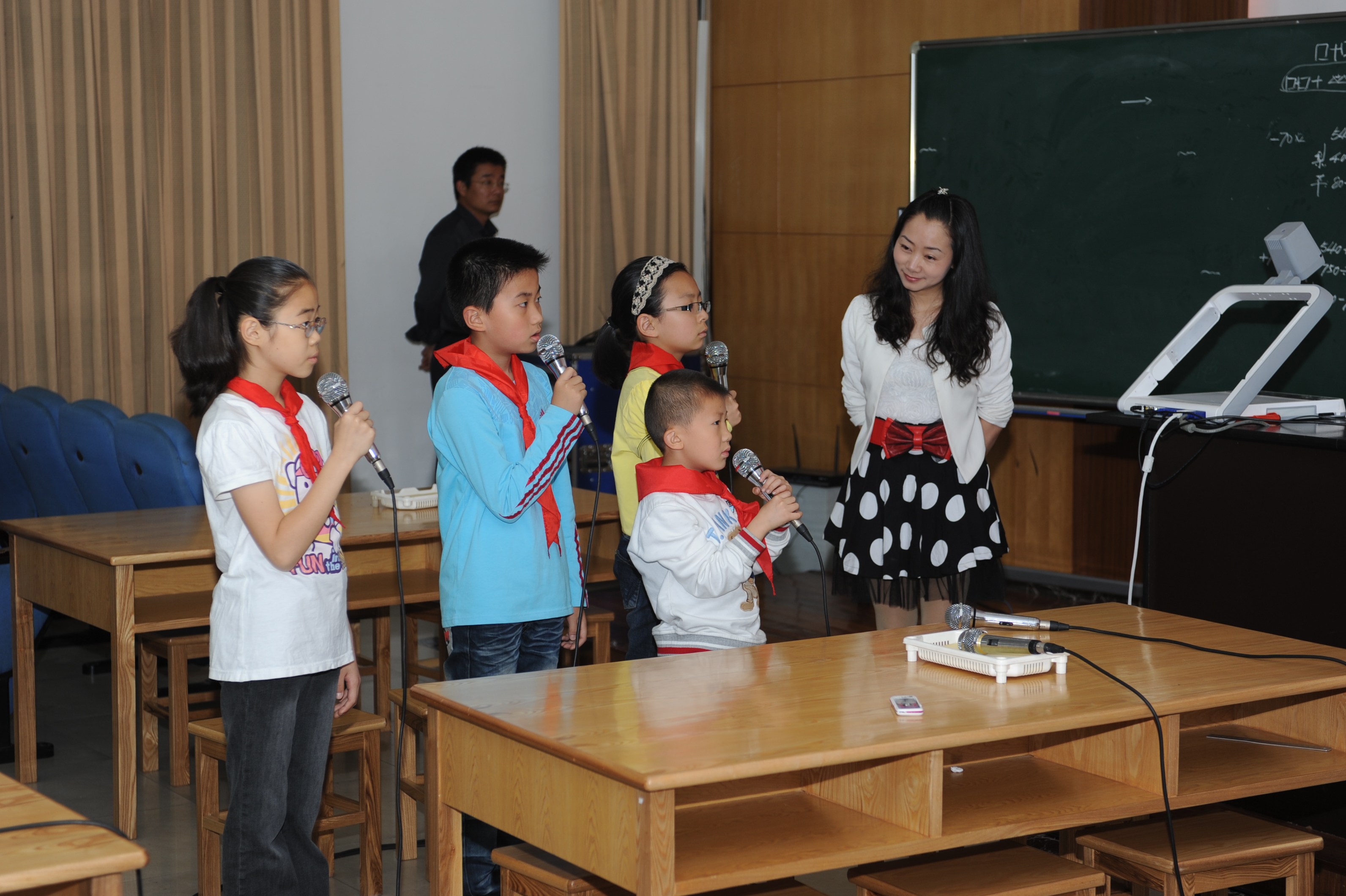 第11届中国国际儿童电影节小配音培训现场.JPG