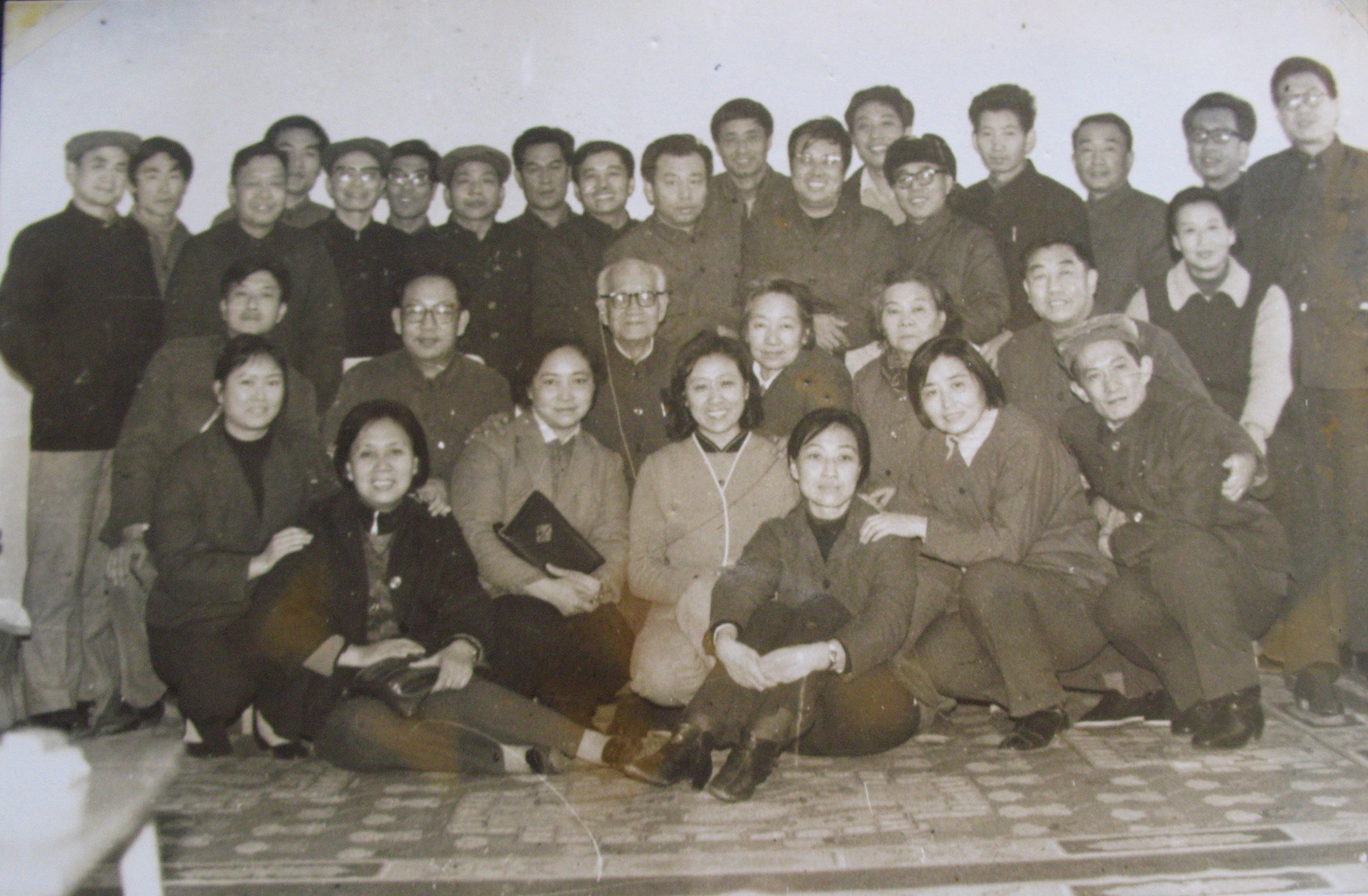 1982年12月首届儿童剧本座谈会.JPG